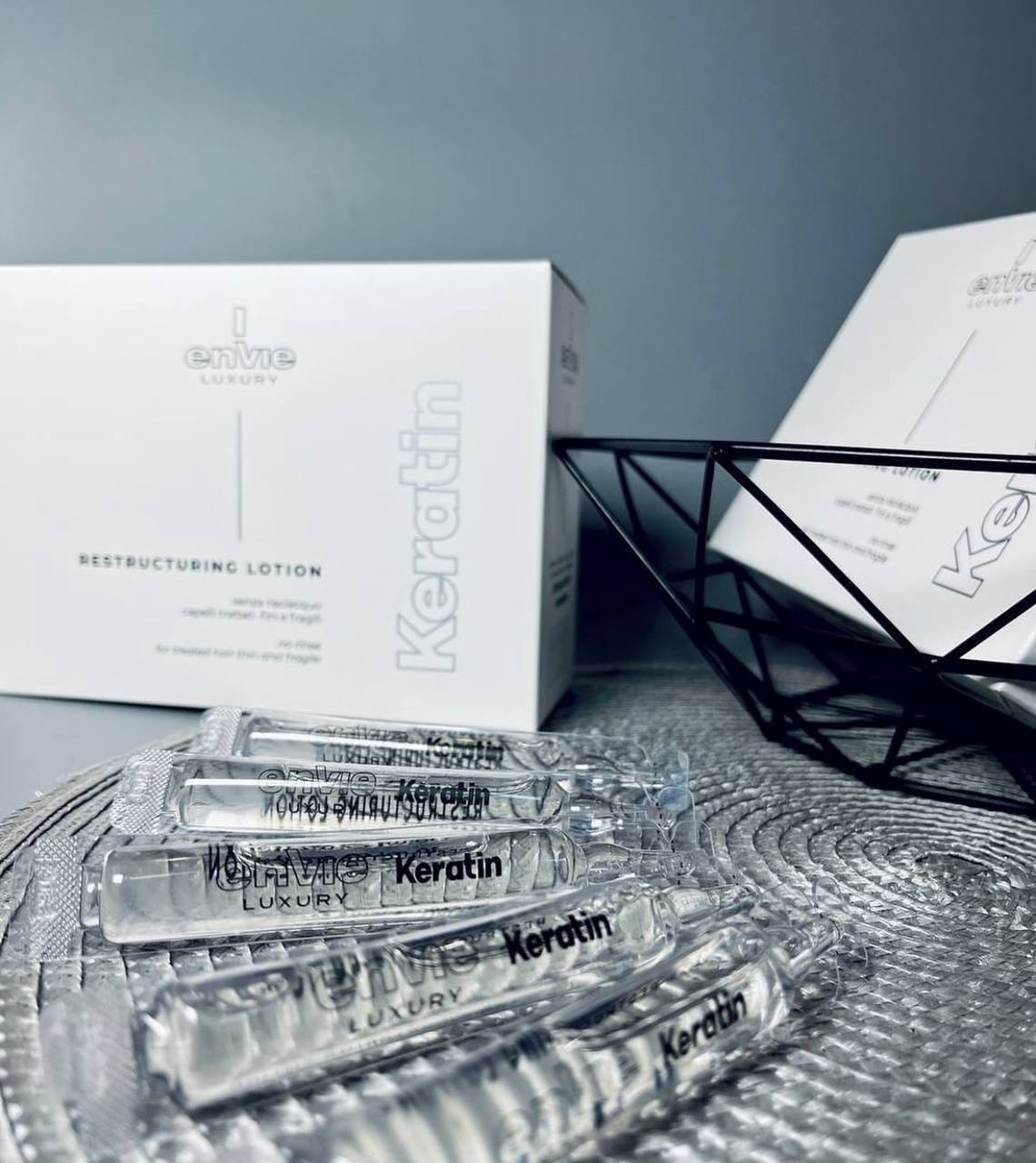 Ампула для реконструкції пошкодженого волосся LUXURY KERATIN ENVIE 1*10 мл