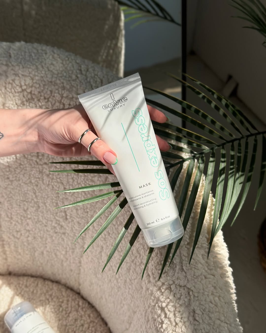 Маска для миттєвого відновлення сухого волосся амінокислотна LUXURY SOS ENVIE 250 мл